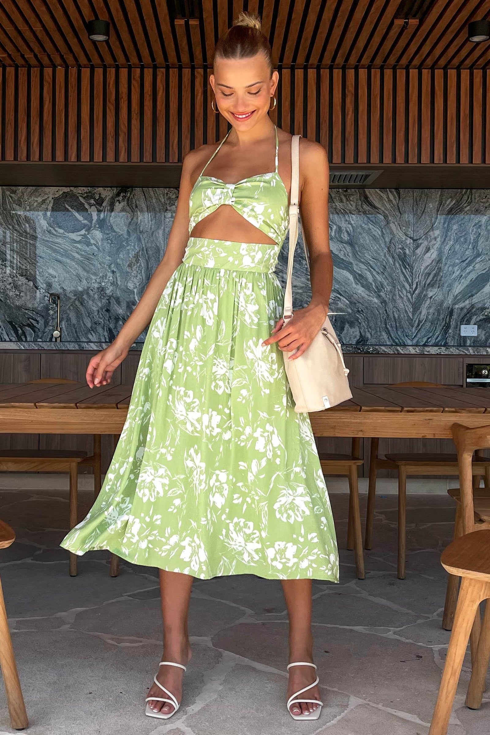 Teagan Strapless Midi Dress - Green Floral  Elegant summer outfits, Spring  outfits classy, Cute short dresses